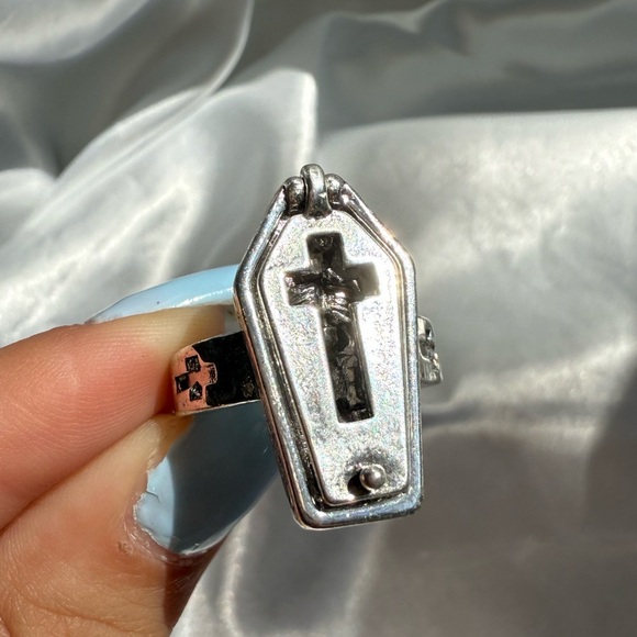 Halloween Vintage Silver Gothic Coffin Ring vampire skull - Picture 8 of 14